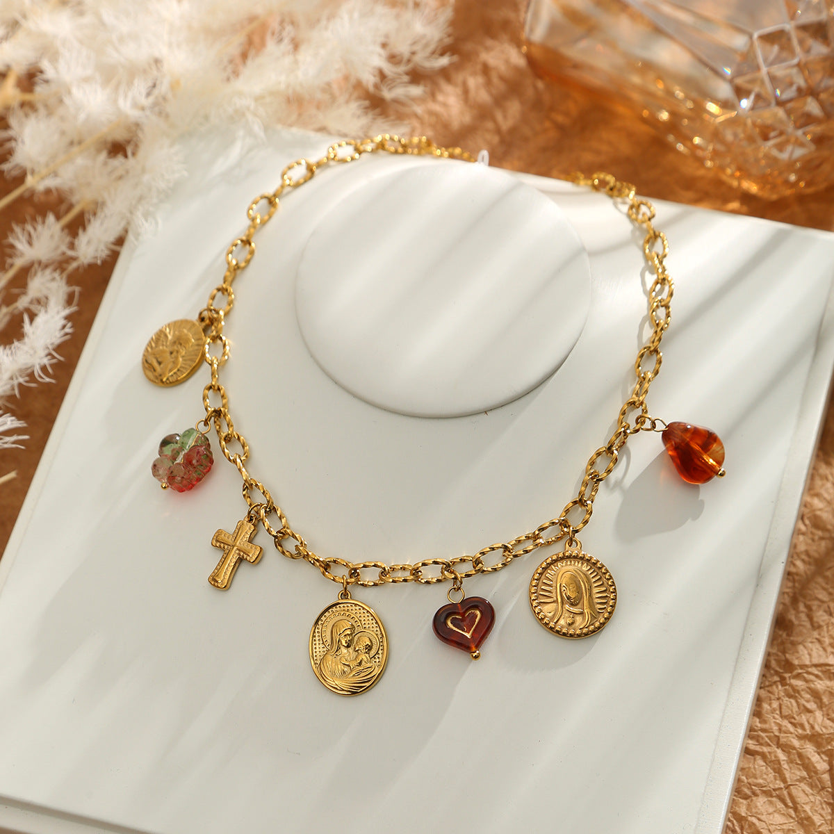 Vintage Gold Cross & Heart Pendant Necklace – Elegant Religious Charm Collarbone Chain for Women