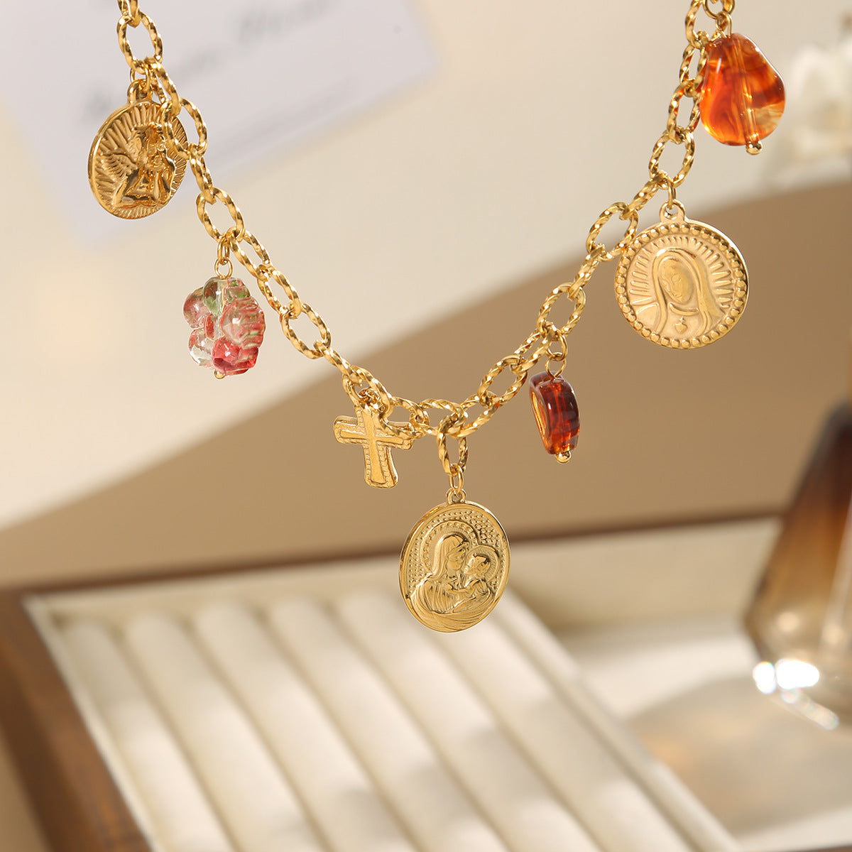 Vintage Gold Cross & Heart Pendant Necklace – Elegant Religious Charm Collarbone Chain for Women