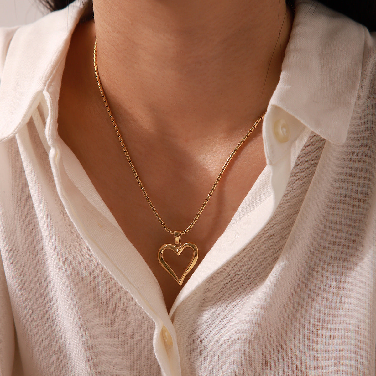 Hollow Heart Pendant Necklace – 18K Gold Plated Stainless Steel Minimalist Dainty Jewelry for Women
